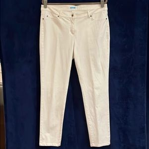 J McLaughlin White Jeans with front pockets sewn shut and back pockets open.